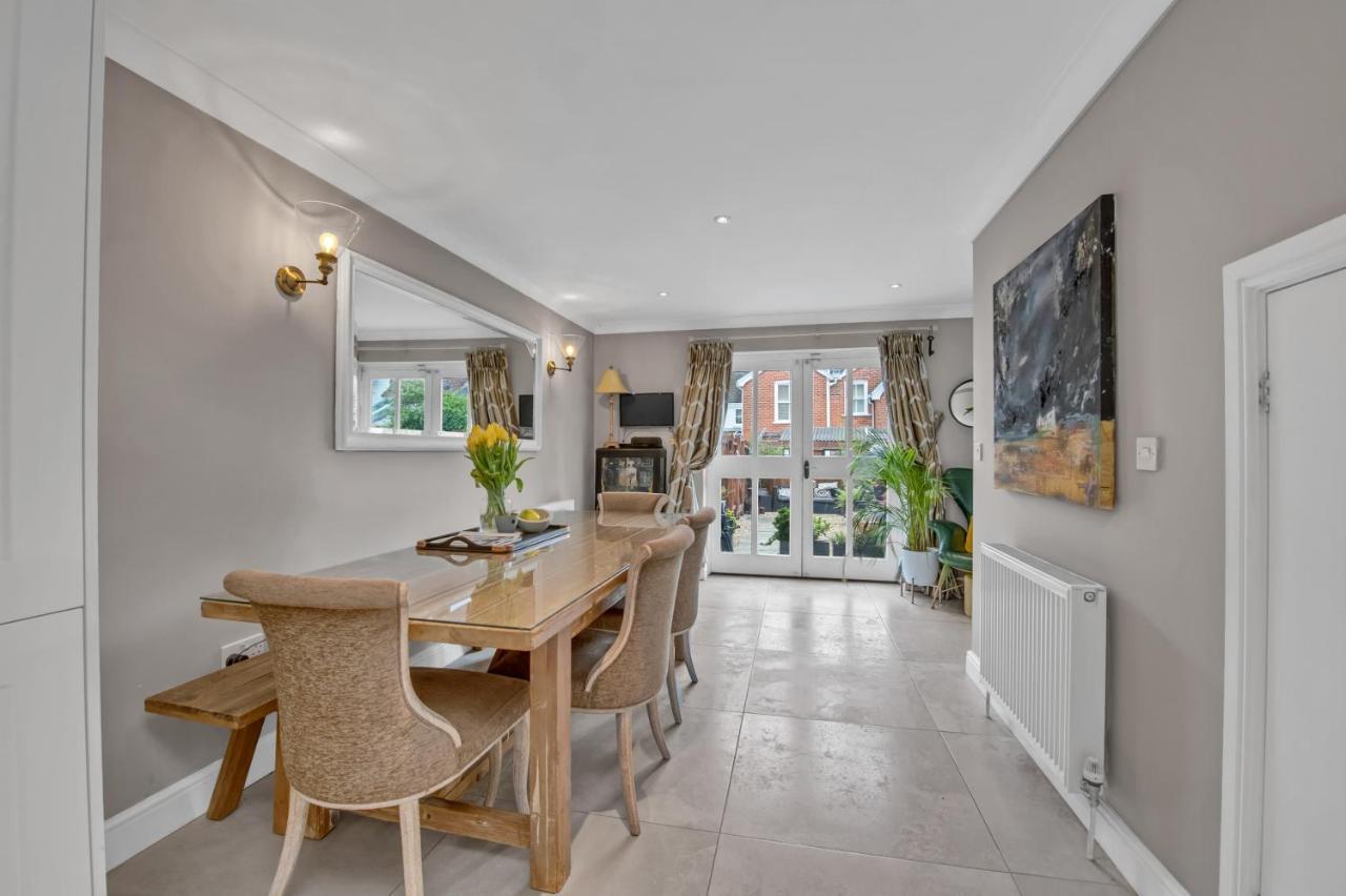 Stylish 3 Bedroom Townhouse For 5 Guests, Set In The Medieval Grid With Off Street Parking Bury St. Edmunds المظهر الخارجي الصورة