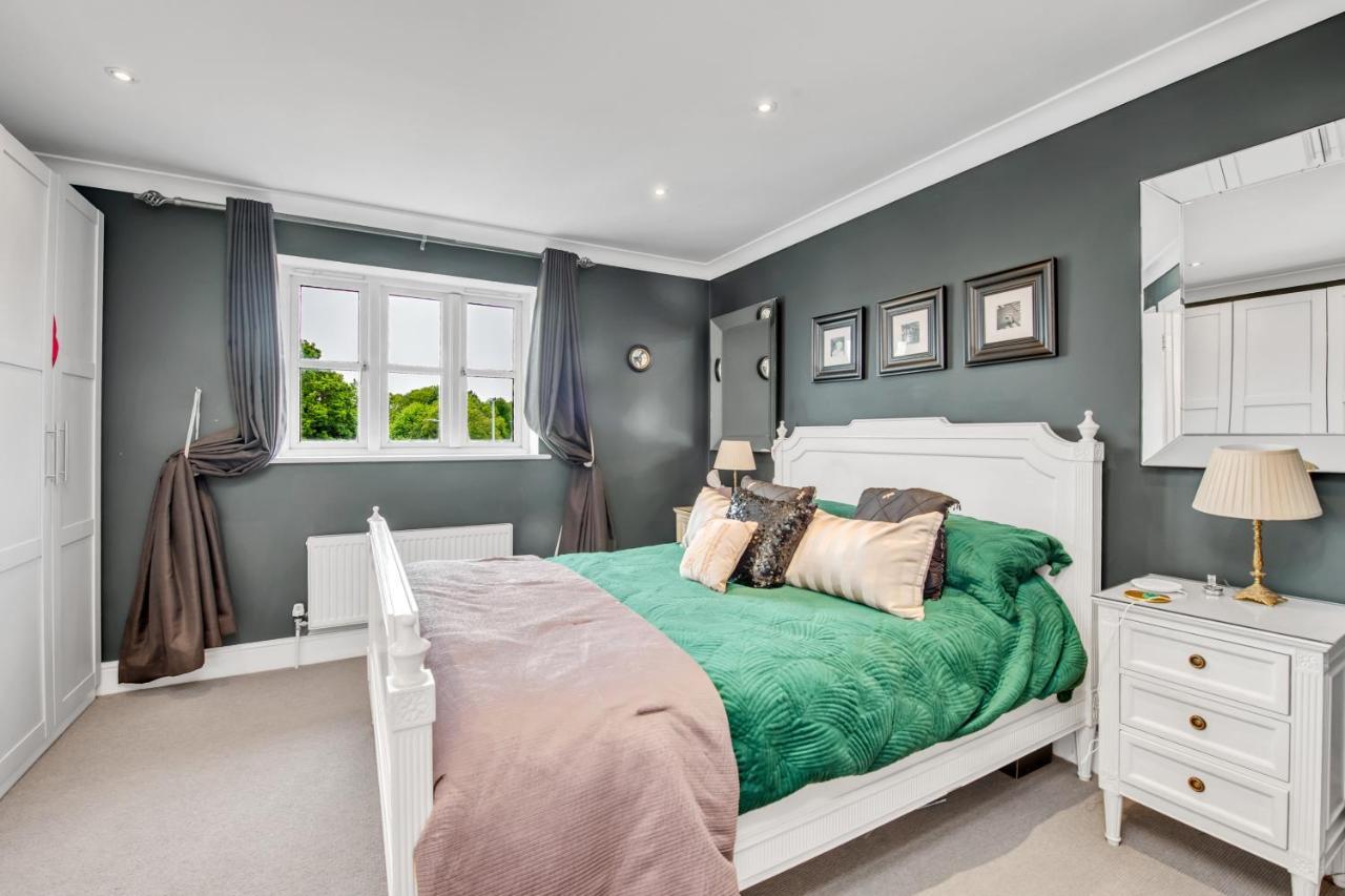 Stylish 3 Bedroom Townhouse For 5 Guests, Set In The Medieval Grid With Off Street Parking Bury St. Edmunds المظهر الخارجي الصورة