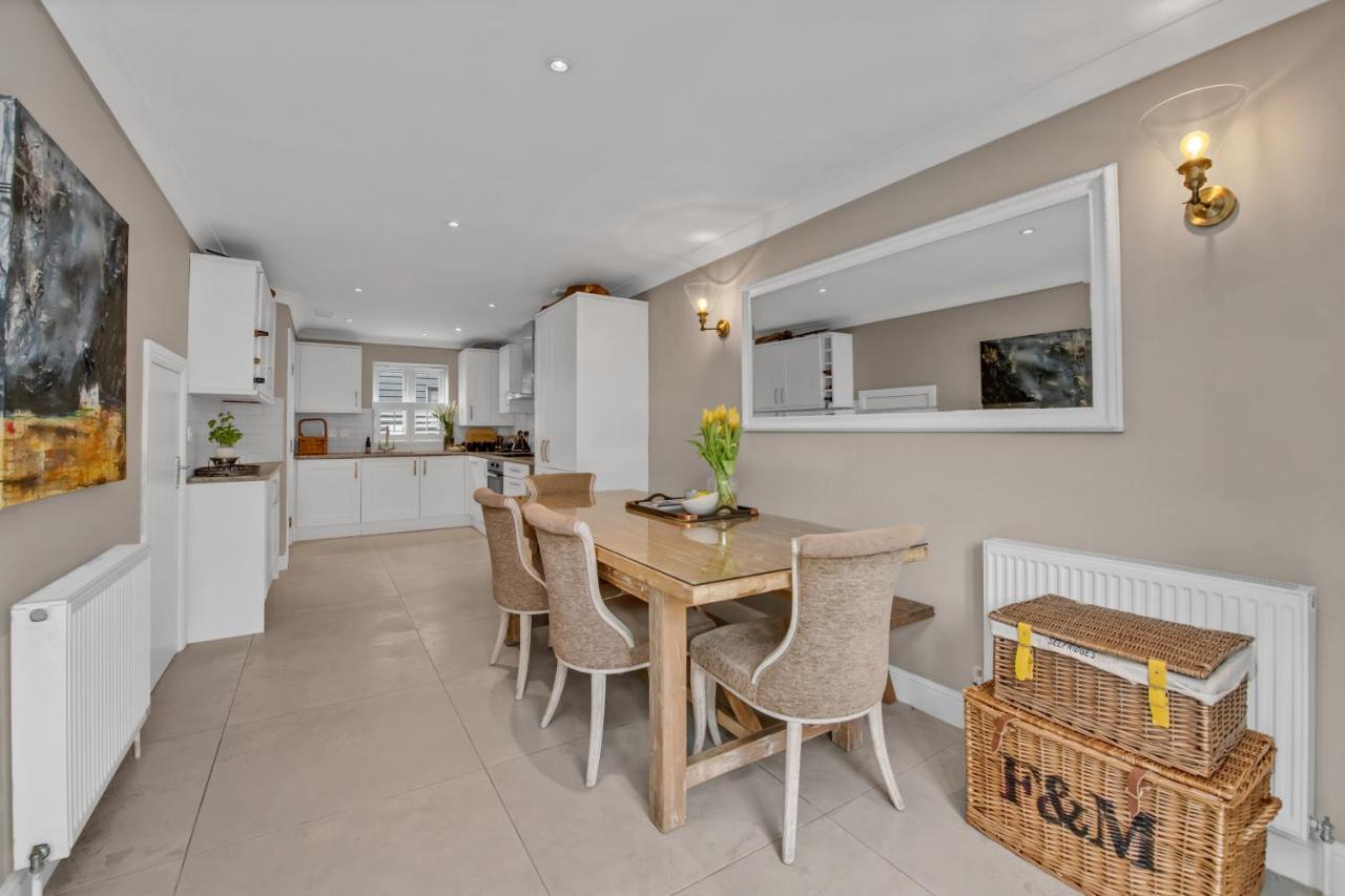 Stylish 3 Bedroom Townhouse For 5 Guests, Set In The Medieval Grid With Off Street Parking Bury St. Edmunds المظهر الخارجي الصورة