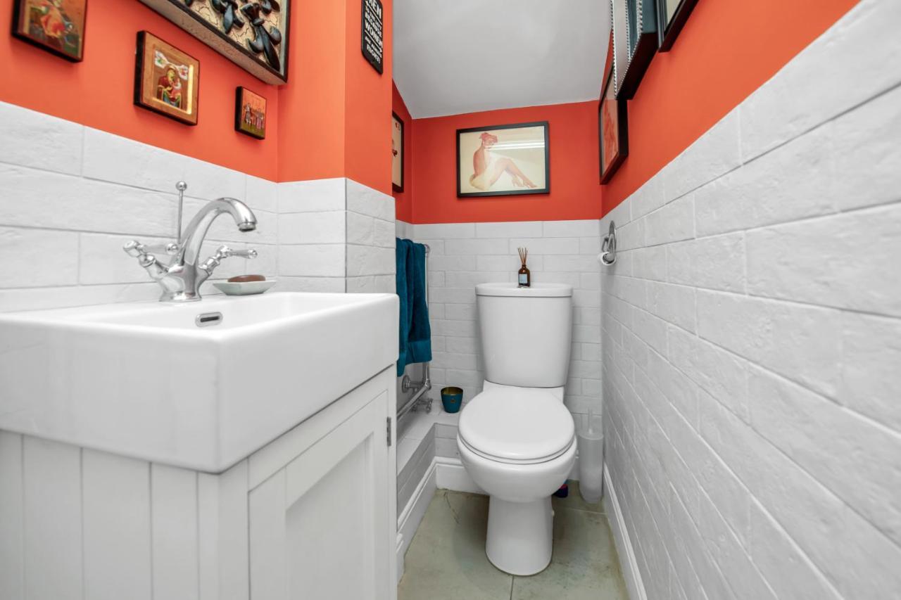 Stylish 3 Bedroom Townhouse For 5 Guests, Set In The Medieval Grid With Off Street Parking Bury St. Edmunds المظهر الخارجي الصورة