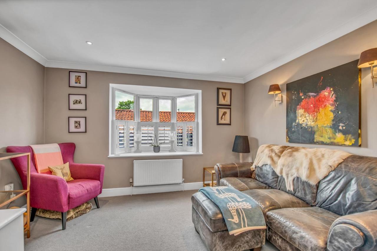 Stylish 3 Bedroom Townhouse For 5 Guests, Set In The Medieval Grid With Off Street Parking Bury St. Edmunds المظهر الخارجي الصورة