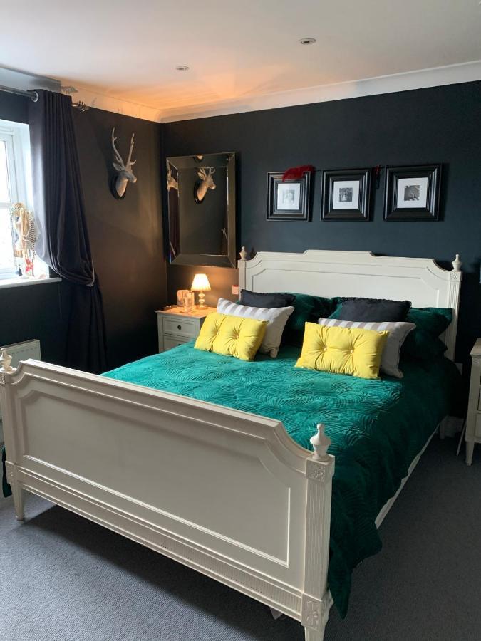 Stylish 3 Bedroom Townhouse For 5 Guests, Set In The Medieval Grid With Off Street Parking Bury St. Edmunds المظهر الخارجي الصورة