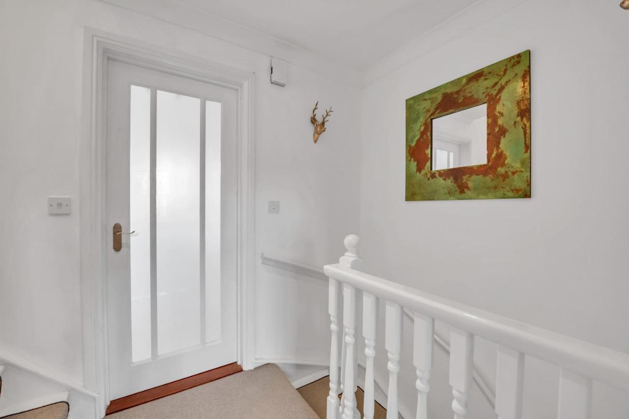 Stylish 3 Bedroom Townhouse For 5 Guests, Set In The Medieval Grid With Off Street Parking Bury St. Edmunds المظهر الخارجي الصورة