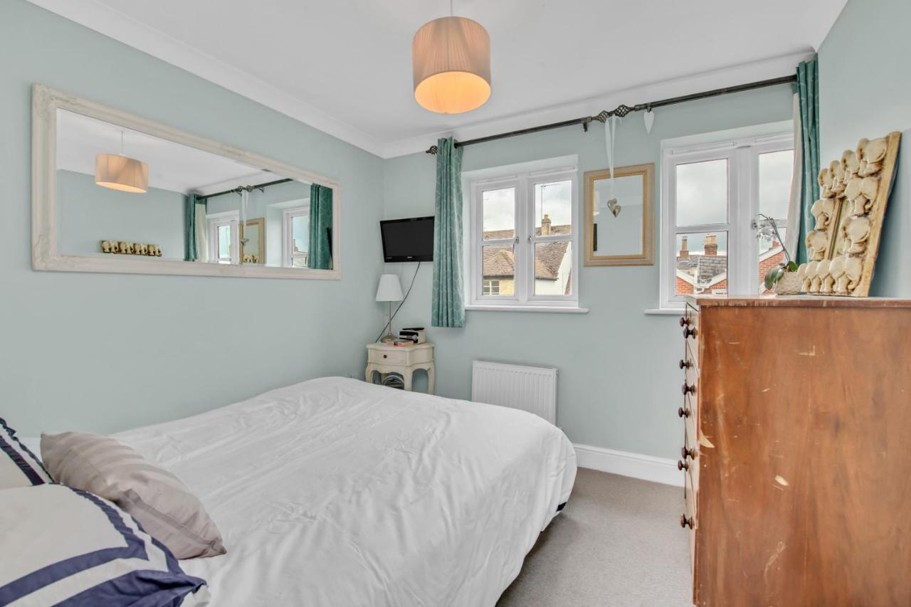 Stylish 3 Bedroom Townhouse For 5 Guests, Set In The Medieval Grid With Off Street Parking Bury St. Edmunds المظهر الخارجي الصورة